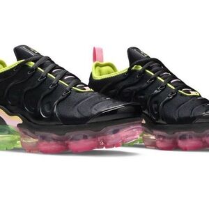 Nike Air Vapor Max Black and Neon Green Athletic Shoes